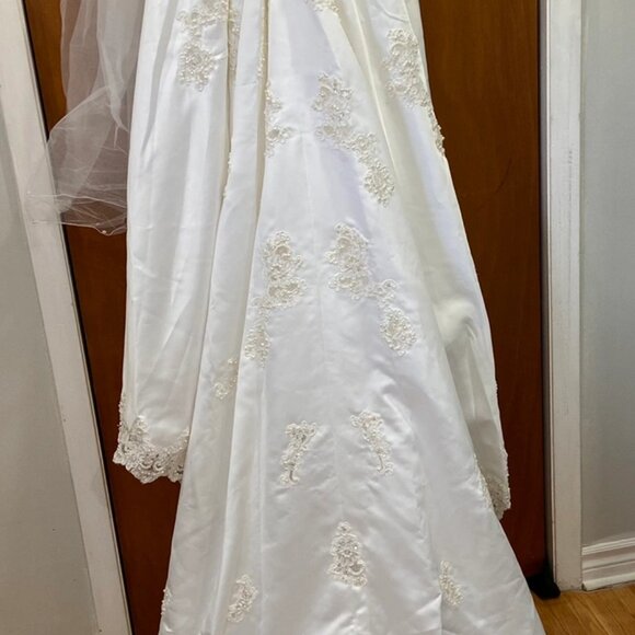 Wedding Dress - MoriLee - size10 - Picture 3 of 5